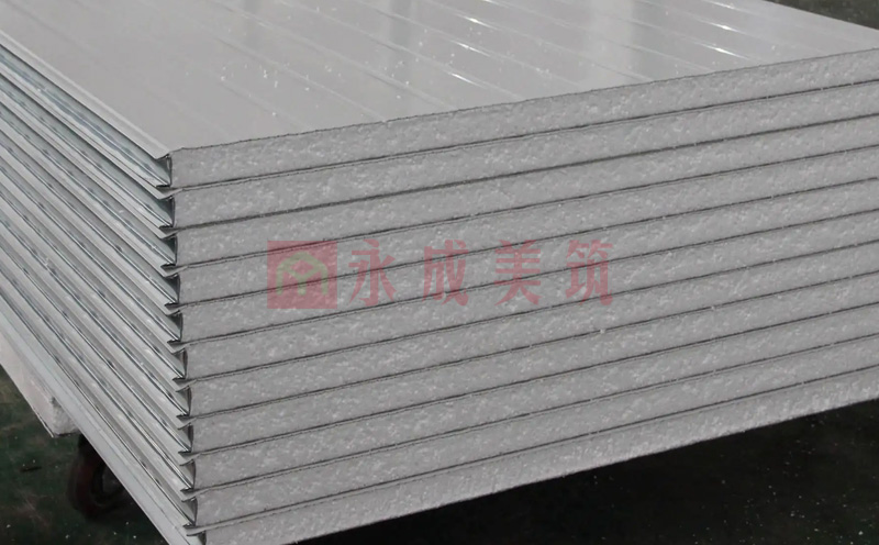 Glass fiber sandwich panel with PU sealing